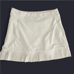 Women’s InPhorm NYC white pleated tennis/ pickle ball skirt
Size S